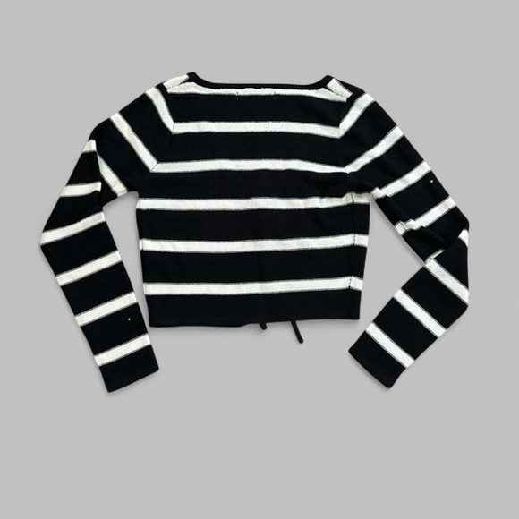 Altar’d State-Emery tie front sweater. Black/white-size M-NWOT Retail $68 - Picture 3 of 5